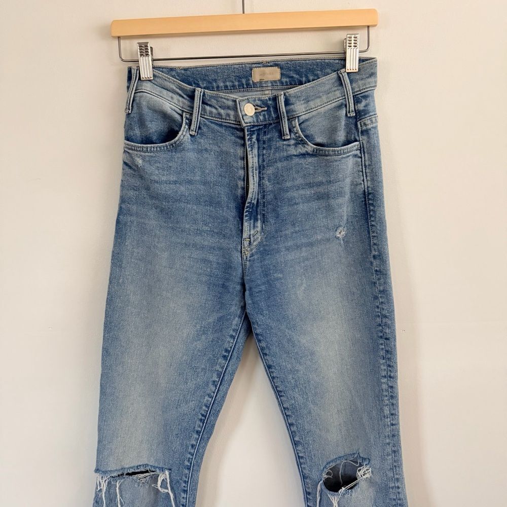 MOTHER The Hustler Ankle Chew Jeans 26 Light Wash Distressed Raw Hem Crop - Picture 4 of 16